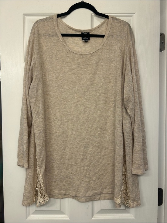 bobeau Tops - bobeau Cream Crochet-Trim Long Sleeve Tunic Top